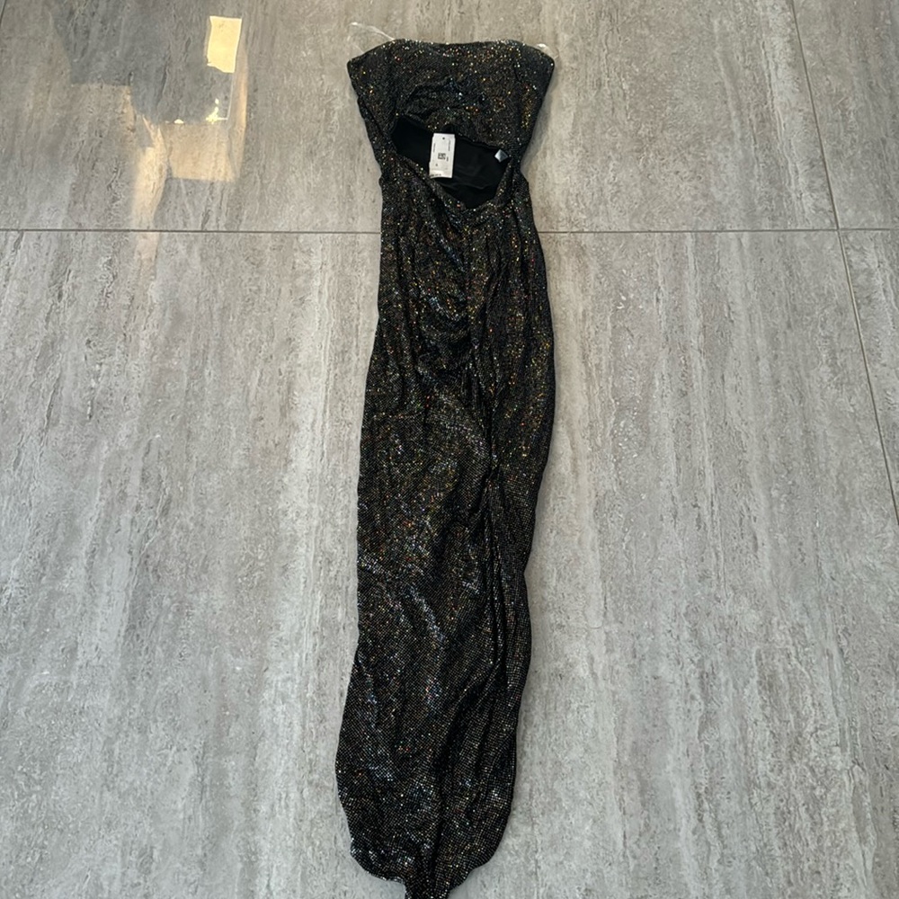 NWT steps sparkly strapless dress has open middle